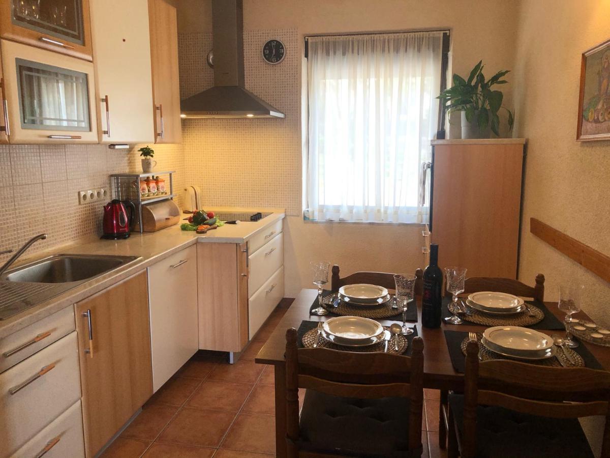 Tortoise 2 Apartment Криквеница Екстериор снимка